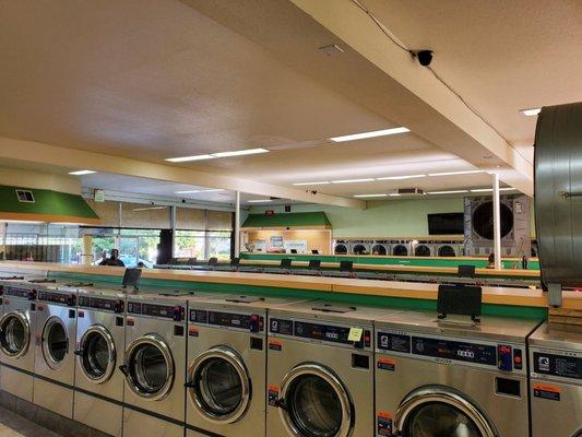 Lee Laundromat