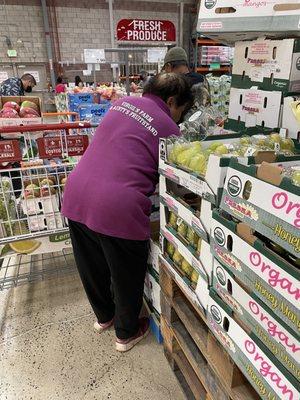 Costco fruits about to be sold as local this weekend. I hope they at least don't try to pass this off as Hawaiian grown, but I doubt it.