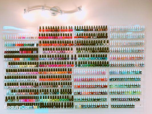 We just set up all new bottle of polish !!!   OPI essis match colors