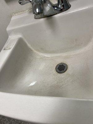 Dirty sink