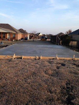 Concrete driveway in Dallas, TX