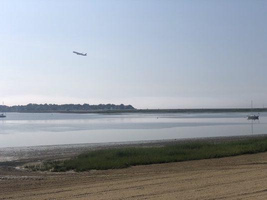 Do take out and drive less than 3 minutes to enjoy the views at Constitution Beach