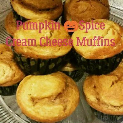 Pumpkin Spice Cream Cheese Muffins