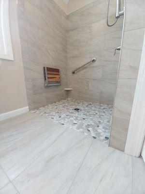 Level entry shower