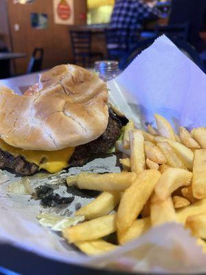 Cheeseburger  and fries