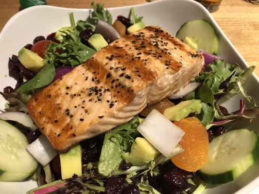 Grilled Salmon Salad