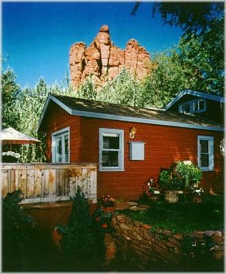 Red Buttes surround the Lodge