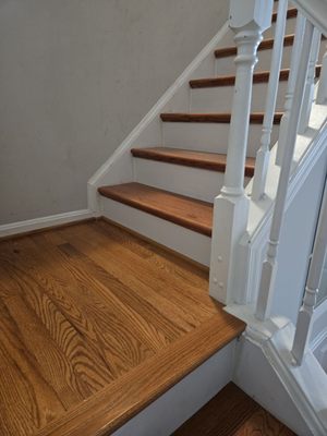 My stairs hand carpet, now I decided to put hard wood floor.