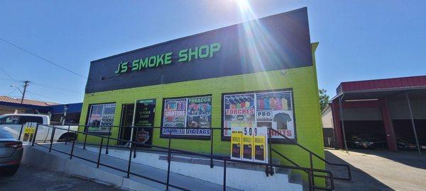 J's Smoke Shop