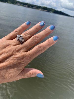 Brenda did the mood changing dip with Anchor on ring fingers.