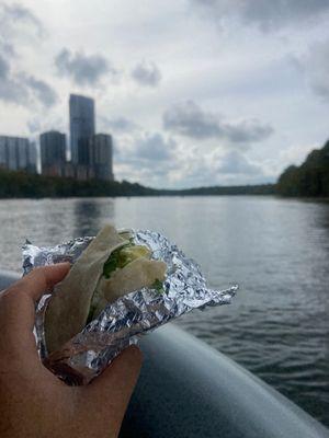 Avocado breakfast taco