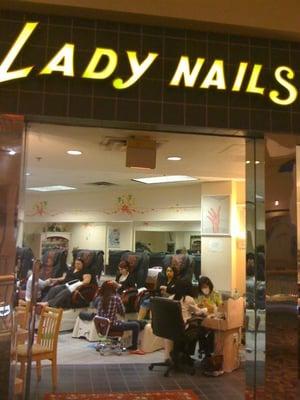 Lady Nails