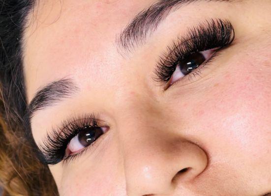 Volume Doll eyelash extensions