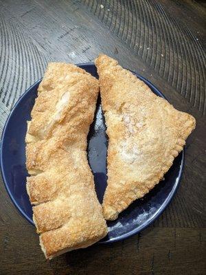 Pastry stuffed with guava and apple