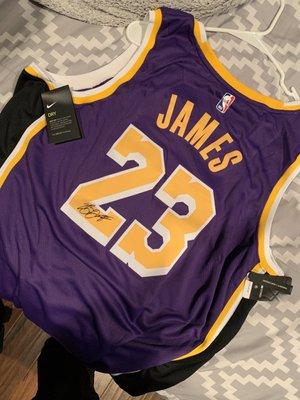 LeBron James Laker jersey w/ signature embroidered