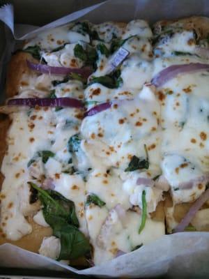 Chicken and spinach flatbread pizza