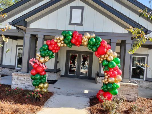 Balloon Arch for Arbours at Kingsland Apartments