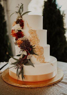 Wedding cake decorated by Kinderhook