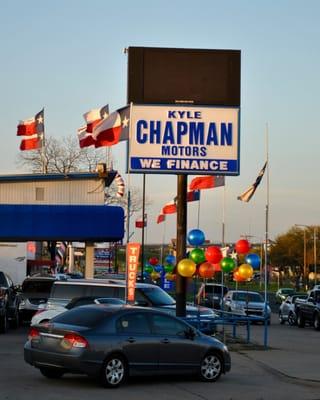 Northbound view of Kyle Chapman Motors Austin Airport - Used vehicles