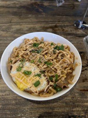 GoGo noodles with udon noodles and steak and fried egg