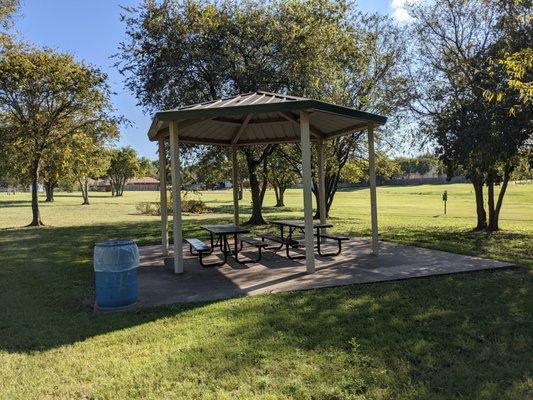 Picnic area at Ridgeview Park