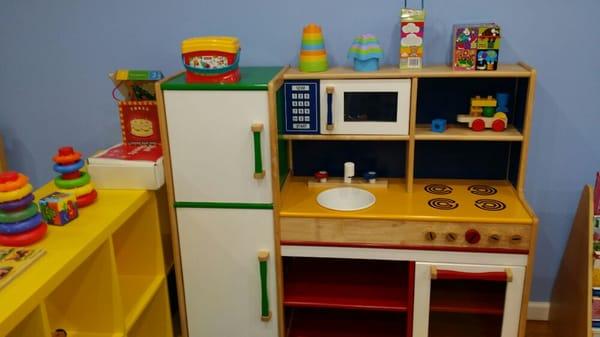 Play kitchen 2