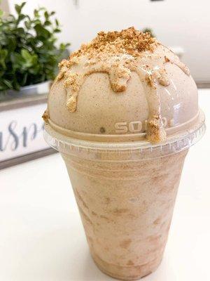 Fried Ice Cream Shake- 185 calories, 21 grams of protein and 25-50% of your daily vitamins and minerals!