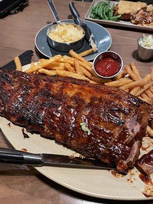 Ribs and macaroni