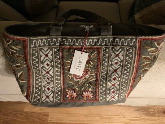 Large Zippered Weekend Bag $20