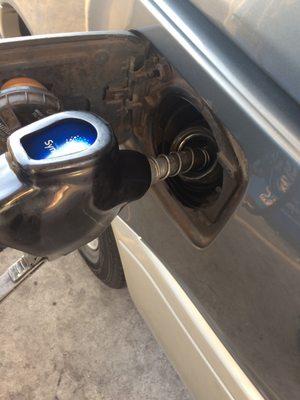 No splash or vapor guard on the dispenser nozzle. Gas splashing on my vehicle and my hands