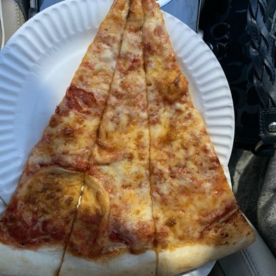 Amalfi's scrumptiously delicious pizza (yes, that's 1 slice cut up)