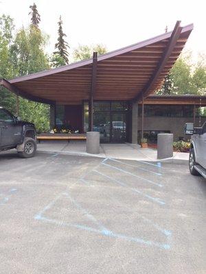 Entrance to the clinic from the parking lot.