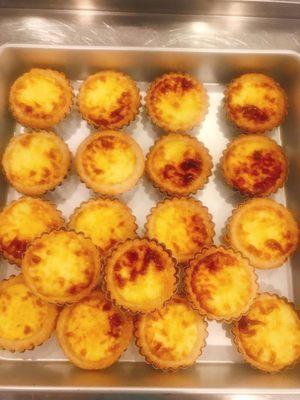 Fresh egg tart!