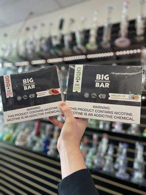 NEW BIG BAR DUO! It contains 2 different flavors that can be switched!! Also has 2200 puffs!