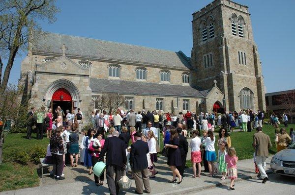 St. Martin's Church with Thrifty Goose on lower level