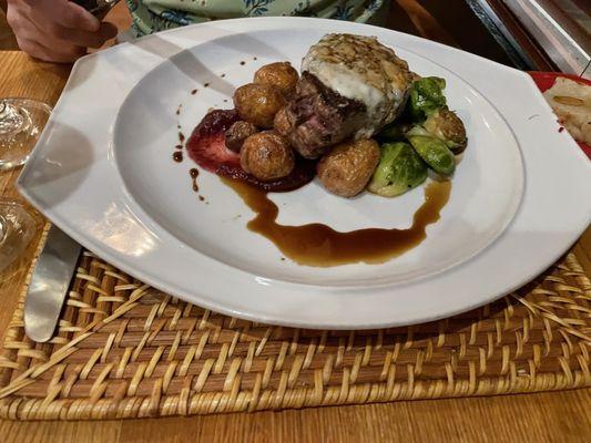 Gorgonzola crusted filet