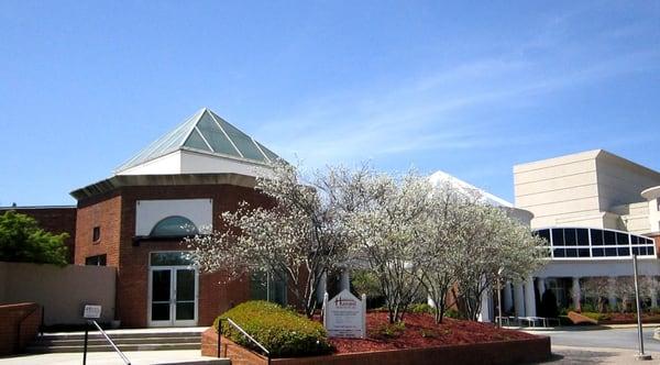 Hudgens Center for the Arts