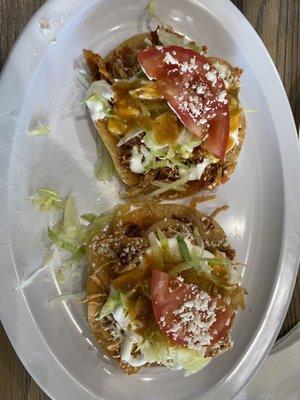 Tostadas de Tinga/Marinated Chicken