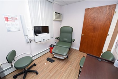 Exam room at Hicksville Podiatry