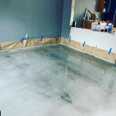 Contact stain with 100% epoxy