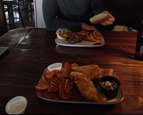 Fish n' Chips & cheeseburger