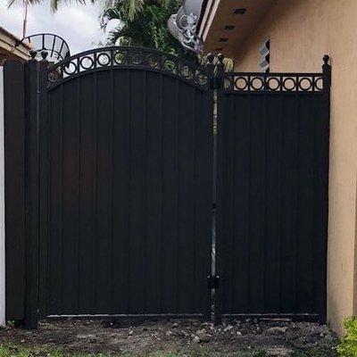 Custom Gate