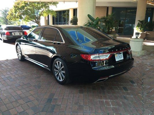 Lincoln Continental 2017 Airport Service