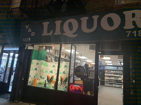 V & R Liquors