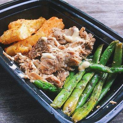 Mojo shredded pork, yuca fries, & green beans!