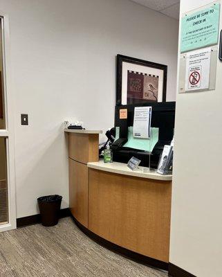 Front desk- no ck in n