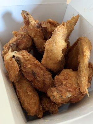 Fried garlic chicken wings. Very good!