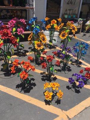 Metal painted flowers