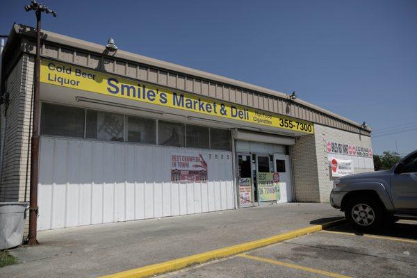 Smile's Market & Deli