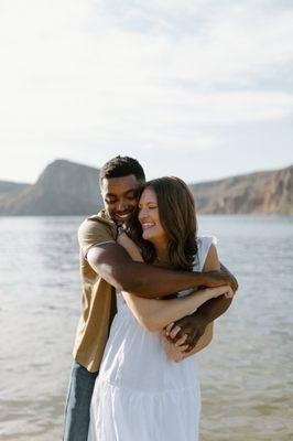 Canyon Lake in Arizona is the perfect spot for couples or engagement photos!